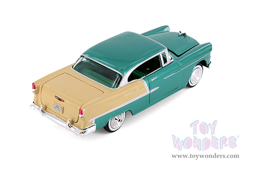 Showcasts® Collectibles - Chevy® Bel Air® Hardtop (1955, 1/24 scale diecast model car, Green/Beige) 77229GND MAP: $19.99