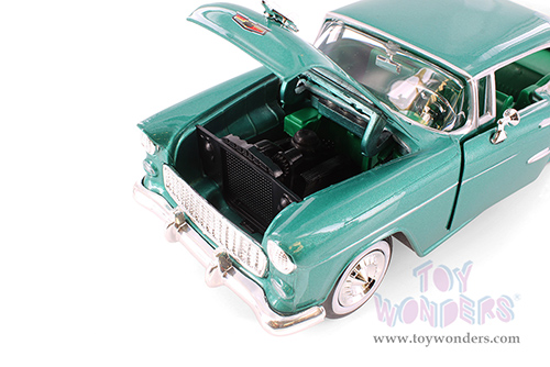 Showcasts® Collectibles - Chevy® Bel Air® Hardtop (1955, 1/24 scale diecast model car, Green/Beige) 77229GND MAP: $19.99