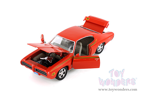 Showcasts® Collectibles - Pontiac® GTO™ Judge™ Hardtop (1969, 1/24 scale diecast model car, Orange) 77242ORD MAP: $19.99