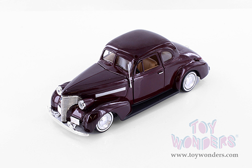 Showcasts® Collectibles - Chevrolet® Coupe (1939, 1/24 scale diecast model car, Burgundy) 77247BG MAP: $22.99