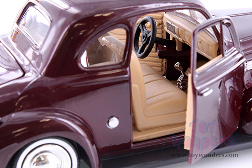 Showcasts® Collectibles - Chevrolet® Coupe Hardtop (1939, 1/24 scale die cast model car, Burgundy) 77247BGD MAP: $19.99