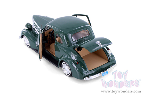 Showcasts® Collectibles - Chevrolet® Coupe (1939, 1/24 scale diecast model car, Green) 77247GN MAP: $22.99