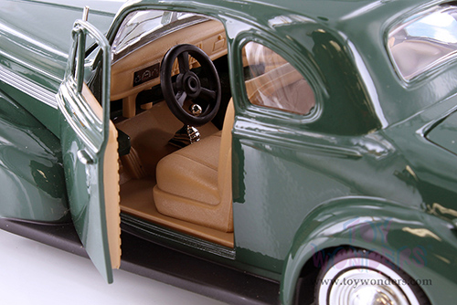 Showcasts® Collectibles - Chevrolet® Coupe (1939, 1/24 scale diecast model car, Green) 77247GN MAP: $22.99