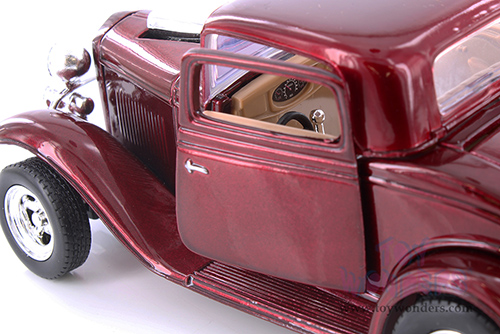 Showcasts® Collectibles - Ford Coupe V8 3-Window Coupe (1932, 1/24 scale diecast model car, Asstd.) 77251D MAP: $19.99