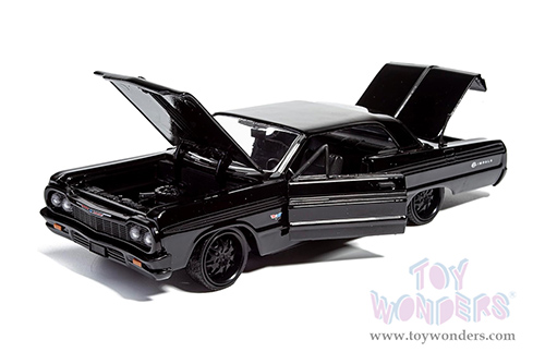 Showcasts® Collectibles - Chevrolet® Impala™ Hardtop (1964, 1/24 scale diecast model car, Black) 77259BK MAP: $22.99