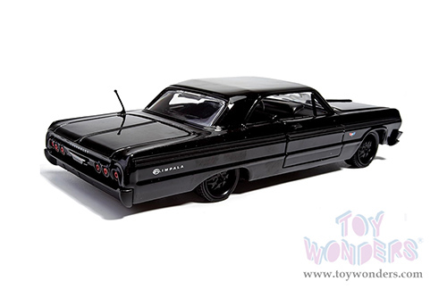 Showcasts® Collectibles - Chevrolet® Impala™ Hardtop (1964, 1/24 scale diecast model car, Black) 77259BK MAP: $22.99