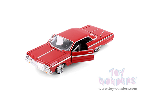 Showcasts® Collectibles - Chevy Impala Hardtop (1964, 1/24 scale diecast model car,  Asstd.) 77259D MAP: $19.99