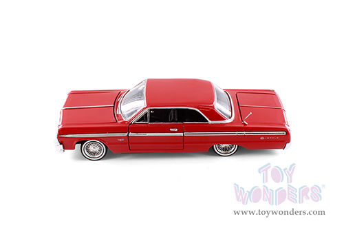 Showcasts® Collectibles - Chevy Impala Hardtop (1964, 1/24 scale diecast model car,  Asstd.) 77259D MAP: $19.99