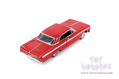 Showcasts® Collectibles - Chevy Impala Hardtop (1964, 1/24 scale diecast model car,  Asstd.) 77259D MAP: $19.99