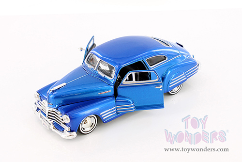 Showcasts® Collectibles - Chevy® Aerosedan Fleetline Hard Top (1948, 1/24 scale diecast model car, Blue) 77266BUD MAP: $19.99