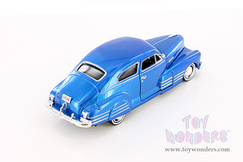 Showcasts® Collectibles - Chevy® Aerosedan Fleetline Hard Top (1948, 1/24 scale diecast model car, Blue) 77266BUD MAP: $19.99