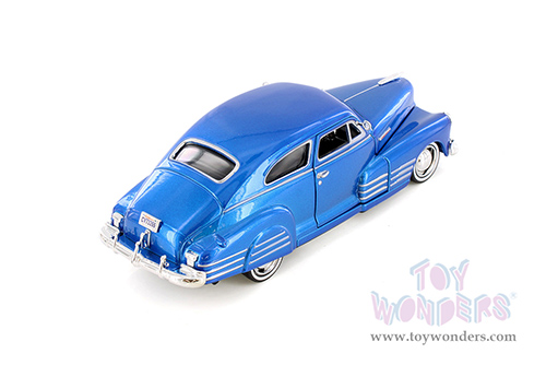 Showcasts® Collectibles - Chevy® Aerosedan Fleetline Hard Top (1948, 1/24 scale diecast model car, Asstd.) 77266D MAP: $19.99