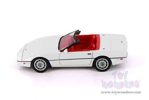 Showcasts® Collectibles - Chevrolet® Corvette® Convertible (1986, 1/24 scale diecast model car, White) 77298D MAP: $19.99