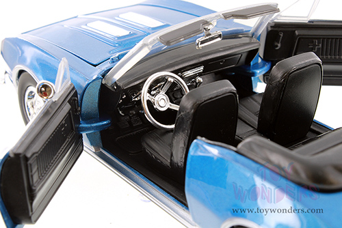 Showcasts® Collectibles - Chevrolet® Camaro® SS Convertible (1967, 1/24 scale diecast model car, Blue) 77301BUD MAP: $19.99