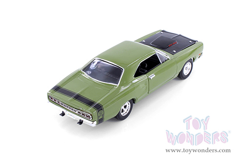 Showcasts® Collectibles - Dodge Coronet Super Bee Hardtop (1969, 1/24 scale diecast model car, Green) 77315GN MAP: $22.99