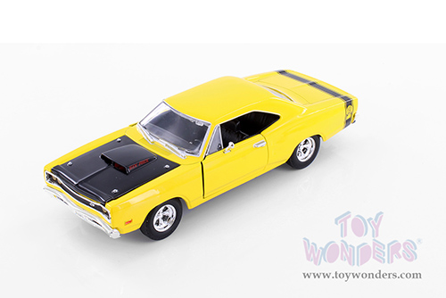Showcasts® Collectibles - Dodge Coronet Super Bee Hardtop (1969, 1/24 scale diecast model car, Yellow) 77315YL MAP: $22.99