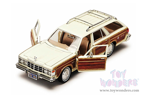 Showcasts® Collectibles - Chrysler LeBaron Town & Country Wagon (1979, 1/24 scale diecast model car, Cream) 77331CM MAP: $22.99