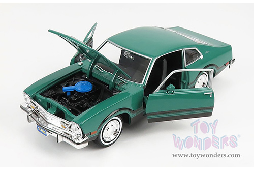 Showcasts® Collectibles - Ford Maverick Grabber Hardtop (1974, 1/24 scale diecast model car, Green) 77332GN MAP: $22.99