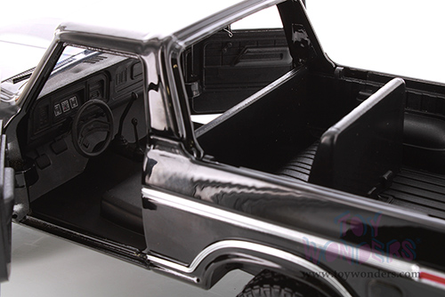 Showcasts® Collectibles - Ford Bronco (open top) (1978, 1/24 scale diecast model car, Asstd.) 77374D MAP: $19.99