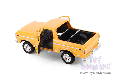 Showcasts® Collectibles - Ford Bronco (open top) (1978, 1/24 scale diecast model car, Asstd.) 77374D MAP: $19.99