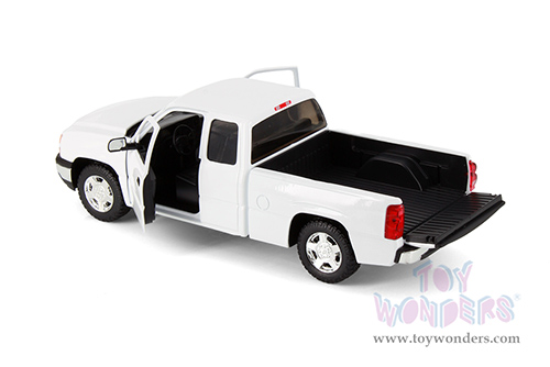 Showcasts® Collectibles - Chevy® Silverado™ 1500 Double Cab Truck (2006, 1/25 scale diecast model car, Asstd.) 77393D MAP: $19.99