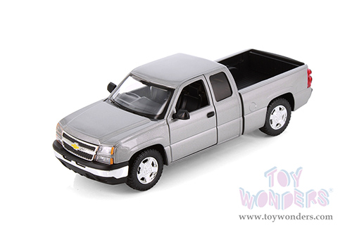 Showcasts® Collectibles - Chevy® Silverado™ 1500 Double Cab Truck (2006, 1/25 scale diecast model car, Asstd.) 77393D MAP: $19.99