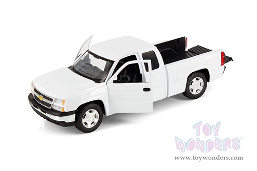 Showcasts® Collectibles - Chevy® Silverado™ 1500 Double Cab Truck (2006, 1/25 scale diecast model car, Asstd.) 77393D MAP: $19.99
