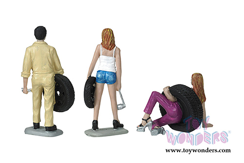 Motorhead Miniatures - Tire Brigade Val, Meg, and Gary 3-piece Figurine Set (1/24 scale) 774
