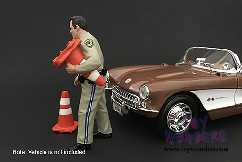 American Diorama Figurine - Highway Patrol | Collecting Traffic Cones (1/18 scale, Beige) 77464