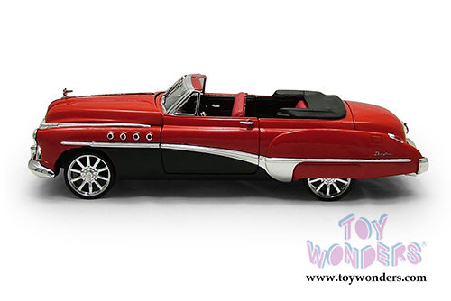 Motormax - Custom Classics - Buick Roadmaster Convertible (1949, 1/18 scale diecast model car, Black with Red) 79004BK
