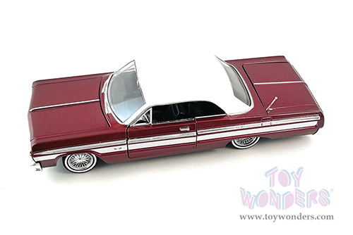 Motormax Get Low - Chevrolet&reg; Impala (1964, 1/24 scale diecast model car, Burgundy/White) 79021WLBG