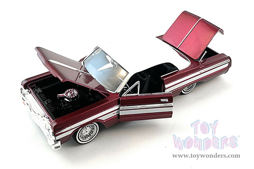 Motormax Get Low - Chevrolet&reg; Impala (1964, 1/24 scale diecast model car, Burgundy/White) 79021WLBG