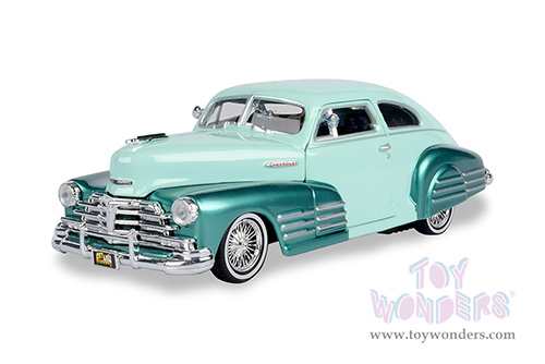 Motormax Get Low - Chevrolet® Aerosedan Fleetline Lowrider (1948, 1/24 scale diecast model car, Green) 79027WLGN