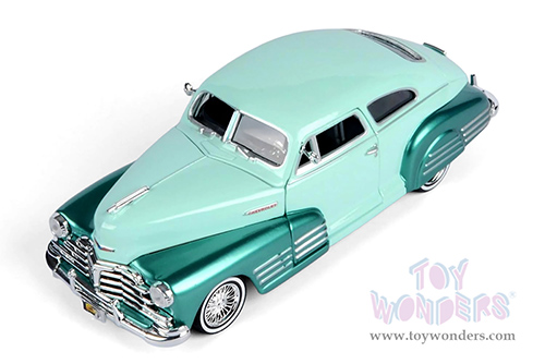 Motormax Get Low - Chevrolet® Aerosedan Fleetline Lowrider (1948, 1/24 scale diecast model car, Green) 79027WLGN