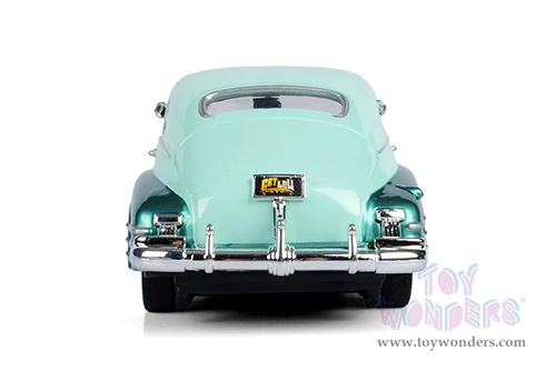 Motormax Get Low - Chevrolet® Aerosedan Fleetline Lowrider (1948, 1/24 scale diecast model car, Green) 79027WLGN