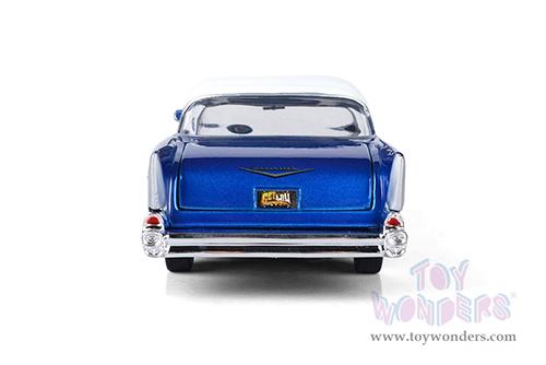 Motormax Get Low - Chevrolet® Bel Air® Lowrider (1957, 1/24 scale diecast model car, Blue/White) 79030