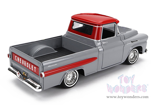 Motormax Get Low - Chevrolet® Apache™ Fleetside™ Pickup (1958, 1/24 scale diecast model car, Gray/Red) 79033WL