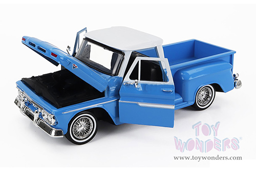 Motormax Get Low - GMC C1000 Fenderside Pickup Truck (1966, 1/24 scale diecast model car, Blue/White) 79035WL