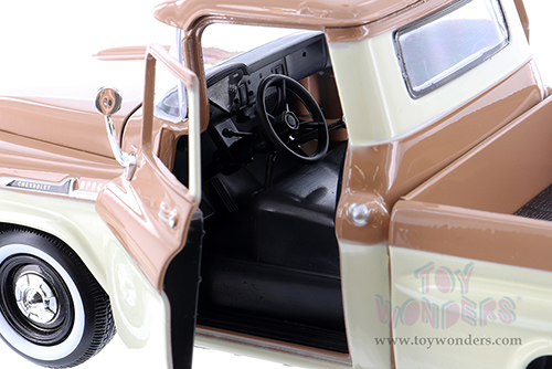 Showcasts Collectibles - Chevy&reg; Apache Fleetside Pickup Truck (1958, 1/24 scale diecast model car, Brown/Beige) 79311M/16D