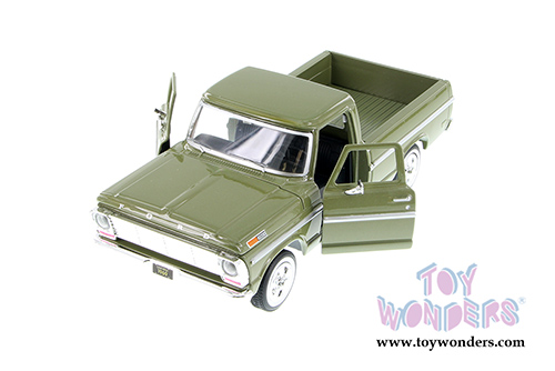 Showcasts Collectibles - Ford F-100 Pickup Truck (1969, 1/24 scale diecast model car, Asstd.) 79315/16D