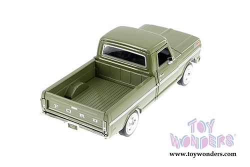Showcasts Collectibles - Ford F-100 Pickup Truck (1969, 1/24 scale diecast model car, Asstd.) 79315/16D