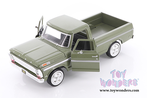 Showcasts Collectibles - Ford F-100 Pickup Truck Assortment (1955, 1969, 1/24 scale diecast model car, Asstd.) 79315/41D