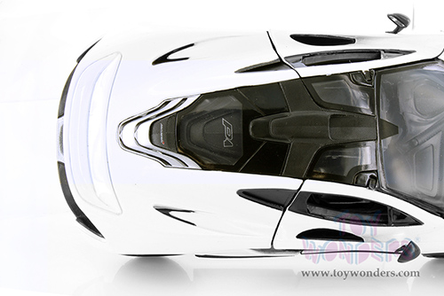 Showcasts Collectibles - McLaren P1&trade; Hardtop (1/24 scale diecast model car, White) 79325W/16D