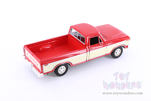 Showcasts Collectibles - Ford F-150 Custom Pickup (1979, 1/24 scale diecast model car, Asstd.) 79346/2/16D