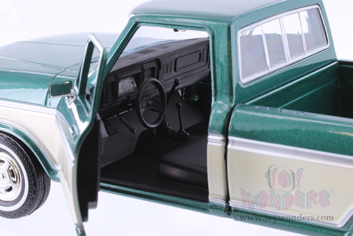 Showcasts Collectibles - Ford F-150 Custom Pickup (1979, 1/24 scale diecast model car, Asstd.) 79346/2/16D