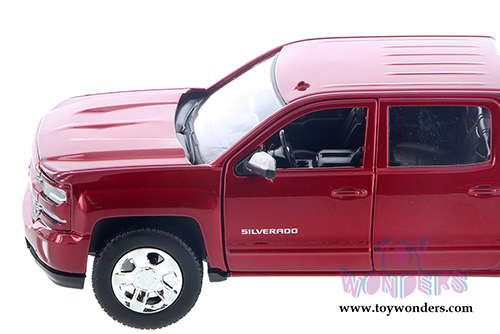 Showcasts Collectibles - Chevy&reg; Silverado&trade; 1500 LT Z71 Crew Cab Truck (2017, 1/27 scale diecast model car, Asstd.) 79348/16D