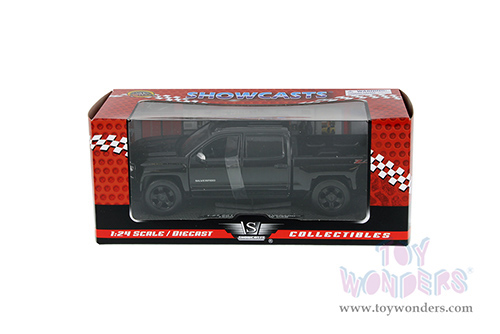 Showcasts Collectibles - Chevy&reg; Silverado&trade; 1500 LT Z71 Crew Cab Truck (2017, 1/27 scale diecast model car, Black) 79348BK