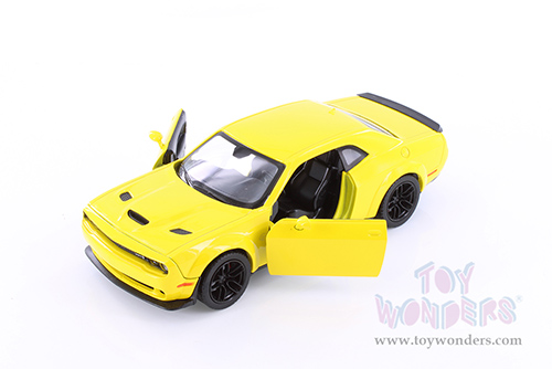 Showcasts Collectibles - Dodge Challenger SRT Hellcat Widebody Hardtop (2018, 1/24 scale diecast model car, Asstd.) 79350/2/16D