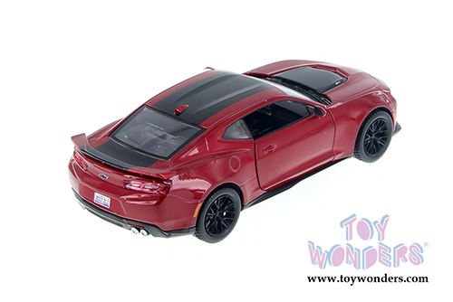 Showcasts Collectibles - Chevrolet&reg; Camaro&reg; ZL1 Hardtop (2017, 1/18 scale diecast model car, Asstd.) 79351/16D