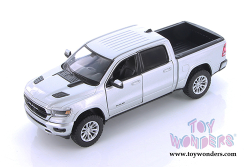Showcasts Collectibles - Dodge Ram 1500 Crew Cab Pickup Truck Assortment (2019, 1/24 scale diecast model car, Asstd.) 79357/58D